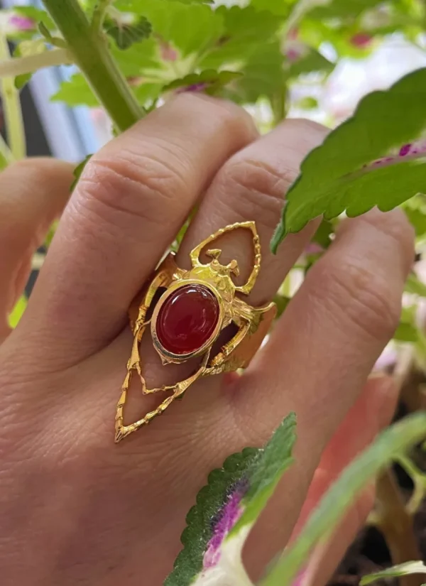 Lotta Djossou Bague Beetle Dorée Cornaline Hot