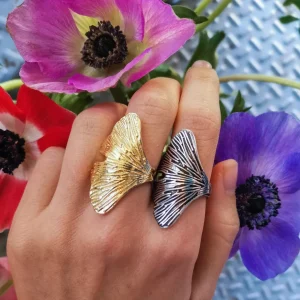 Lotta Djossou Bague Petite Feuille de Ginkgo Dorée Best