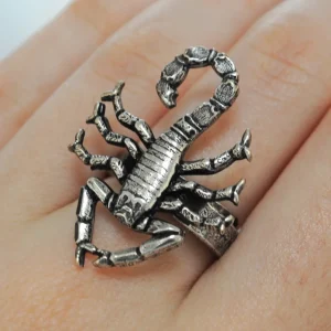 Lotta Djossou Bague Scorpion Dorée New