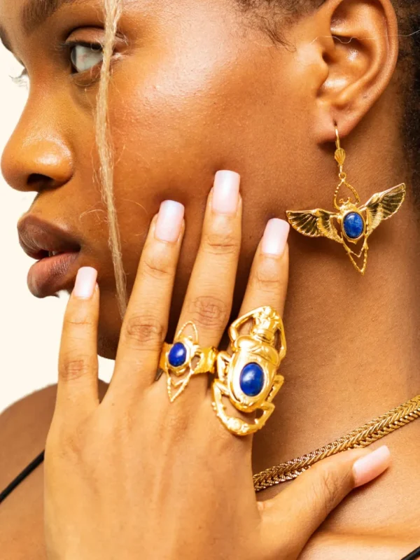 Lotta Djossou Boucles d'oreilles Beetle Dorées Lapis Lazuli Bleu Outlet
