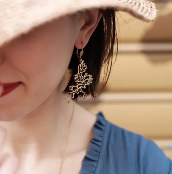 Lotta Djossou Boucles d'Oreilles Corail Dorées Best