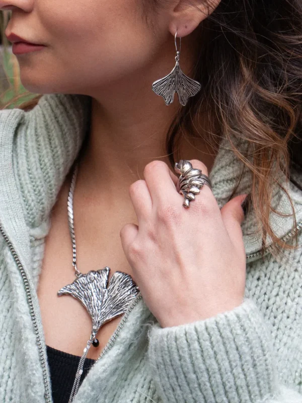 Lotta Djossou Boucles d'Oreilles Petite Feuille de Ginkgo Best
