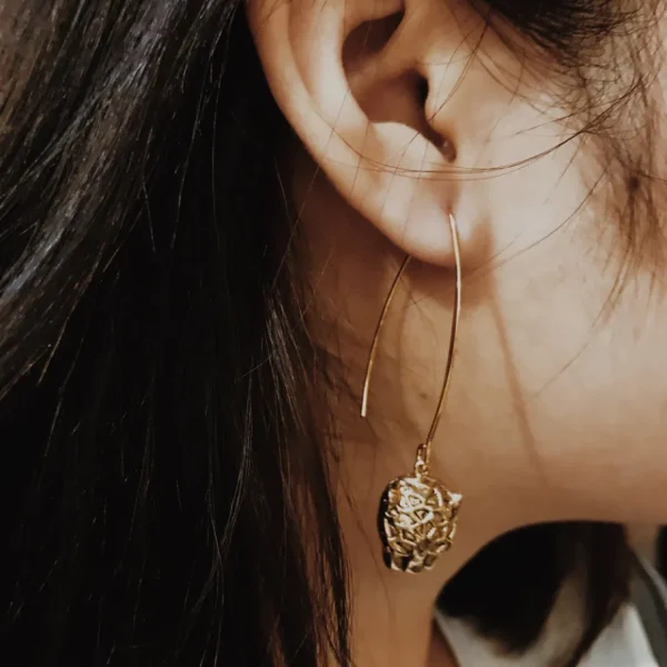 Lotta Djossou Boucles d'Oreilles Tige Panthère Dorées Hot