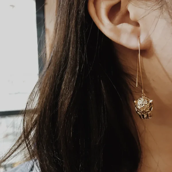 Lotta Djossou Boucles d'Oreilles Tige Panthère Dorées Hot