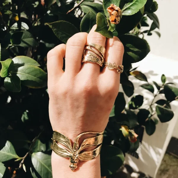 Lotta Djossou Bracelet Courbée Libellule Doré Hot