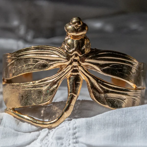 Lotta Djossou Bracelet Courbée Libellule Doré Hot