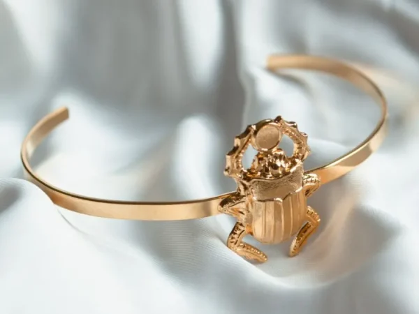 Lotta Djossou Bracelet Mini Scarabée doré Outlet