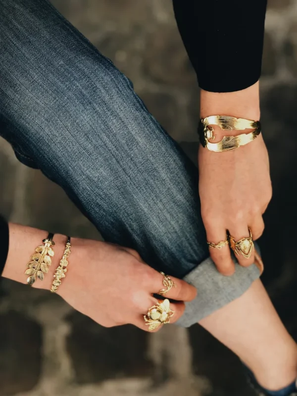 Lotta Djossou Bracelet Noeud de Fleurs Doré Best