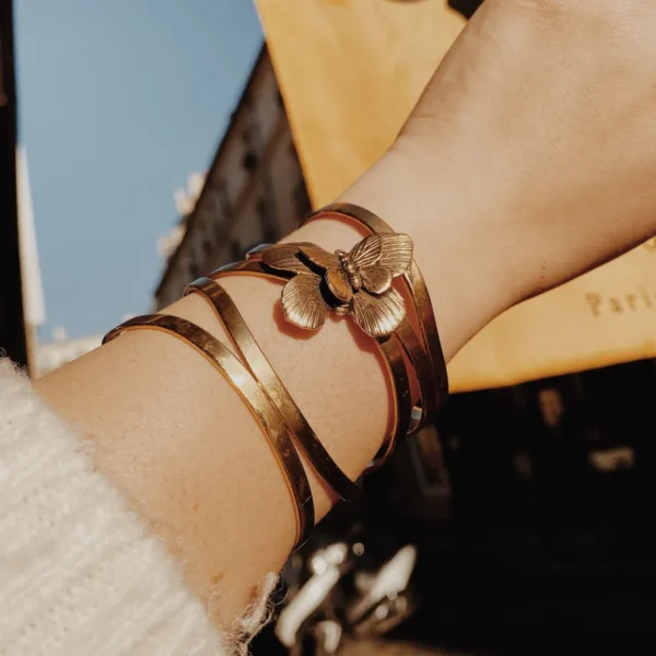 Lotta Djossou Bracelet Papillon Sur Fils Doré Clearance