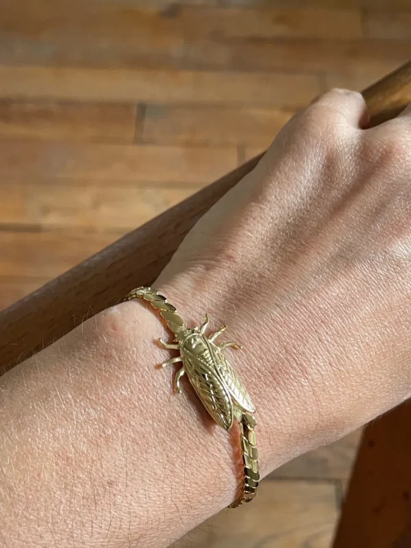 Lotta Djossou Bracelet Petite Cigale Cica Doré Hot