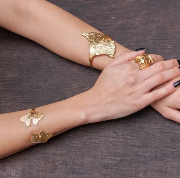 Lotta Djossou Bracelet Petite Feuille de Ginkgo Doré Best