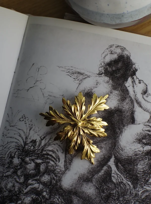 Lotta Djossou Broche Flocon Dorée Online