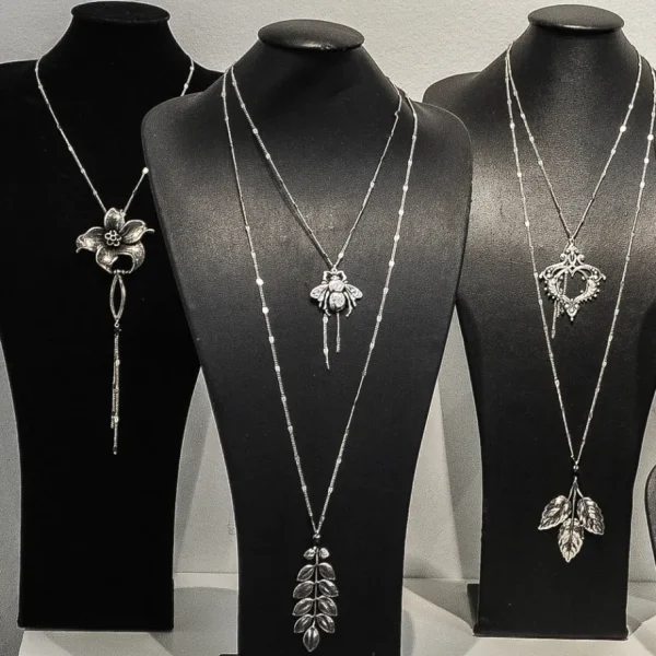Lotta Djossou COLLIER BEE New