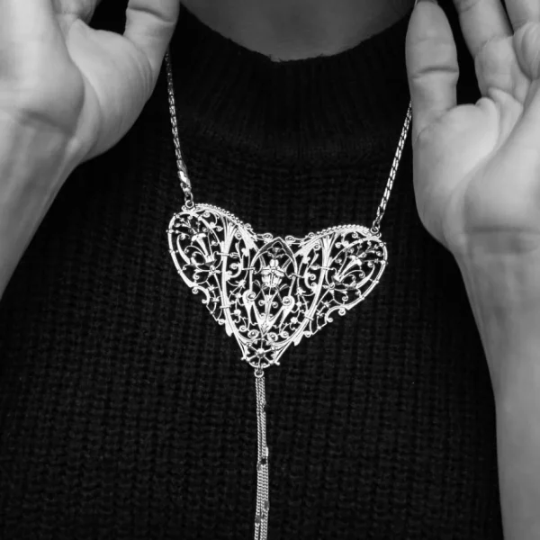 Lotta Djossou Collier Grand Cœur Filigrane Sale