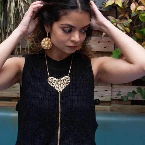 Lotta Djossou Collier Grand Filigrane Cœur Doré Hot