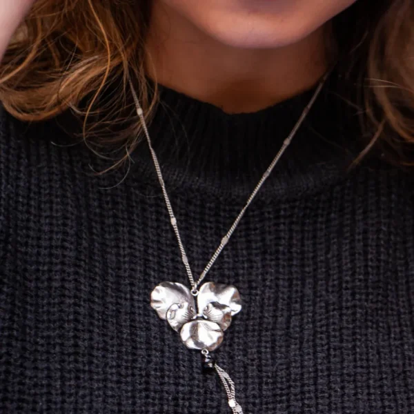 Lotta Djossou Collier Pensée Best