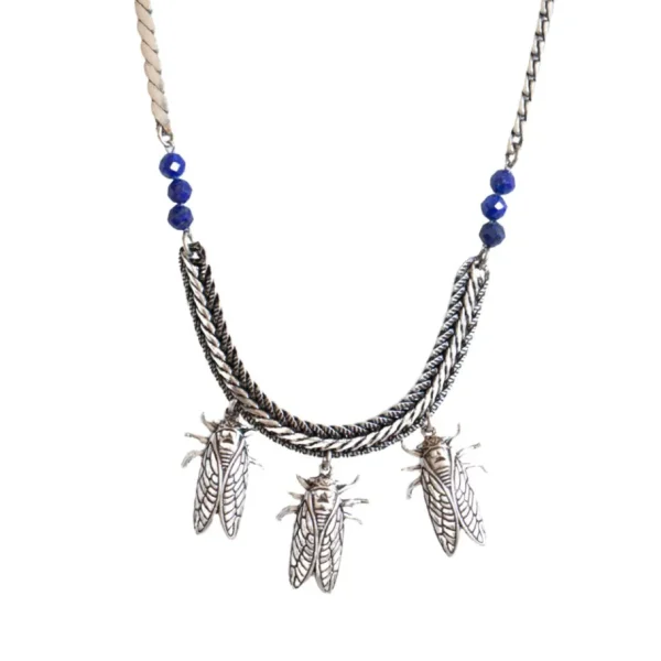 Lotta Djossou Collier Petite Cigale Cica argenté et Lapis Best