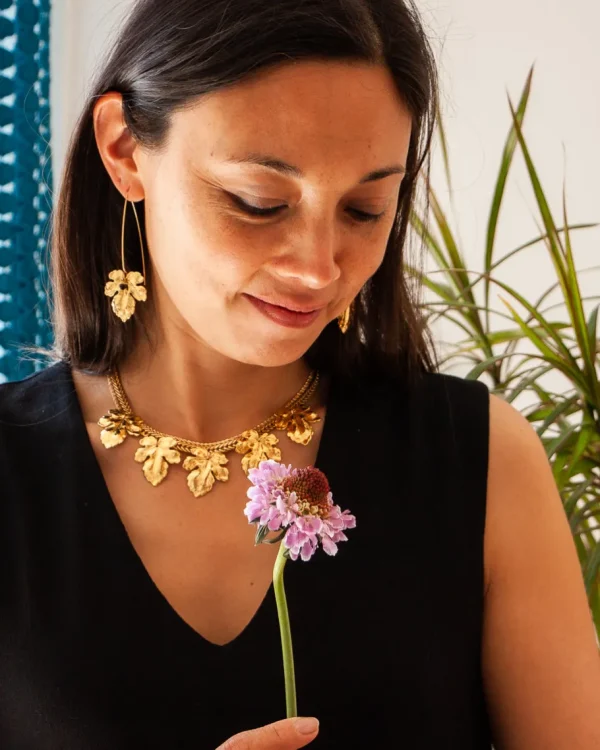 Lotta Djossou Collier Plastron Feuilles de Figuier Doré Online