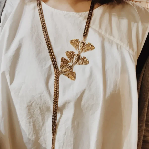 Lotta Djossou Collier Plastron Trois Scarabées Doré Online