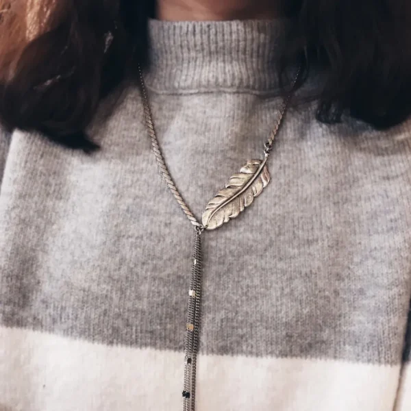 Lotta Djossou Collier Plume Online