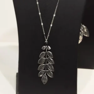 Lotta Djossou Sautoir Feuille d'Acacia Fashion