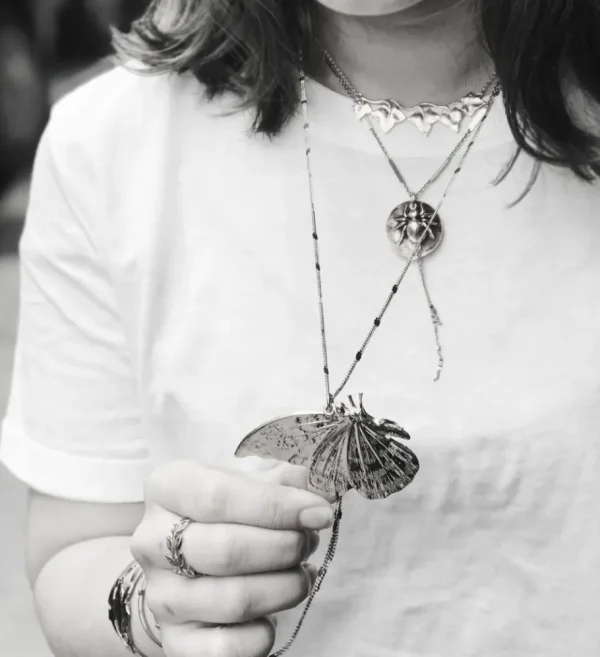 Lotta Djossou Sautoir Papillon Best